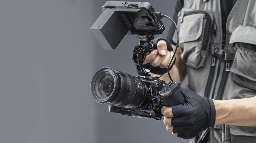 Cage Systems for Compact Cameras